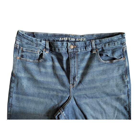 Women's American Eagle Medium Wash Curvy Mom Jeans 20L - Picture 8 of 12